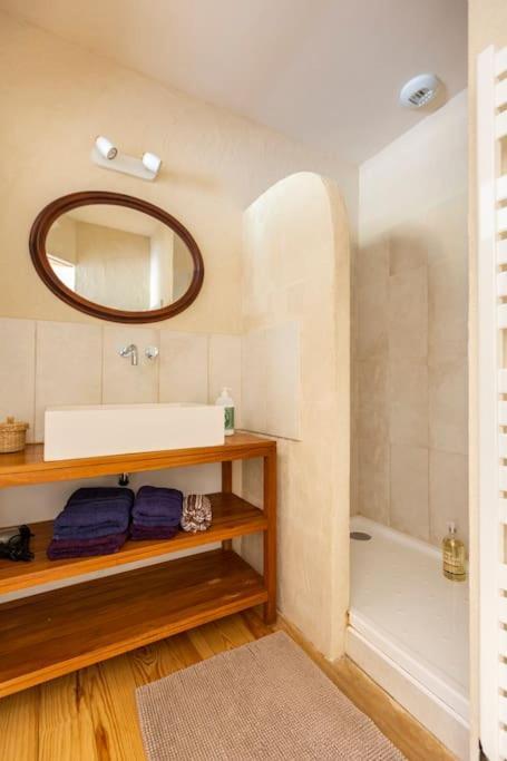 Chambre Double Cosy - Gite De La Louve Fougax-et-Barrineuf Exterior photo